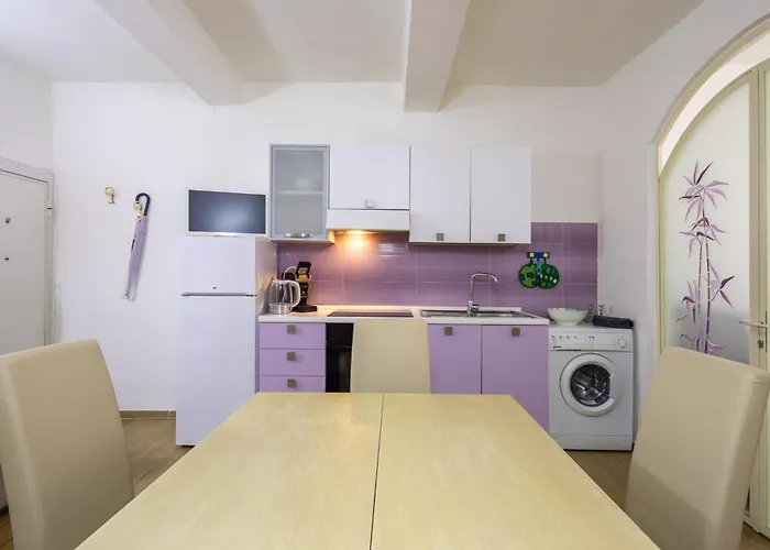 Borgognissanti Appartement *